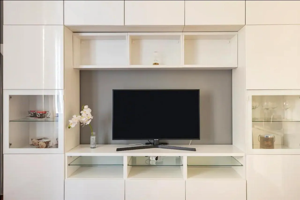 Apartment Re Di Roma-Suite Colosseo Modern Space With Free Netflix And Wifi Italy